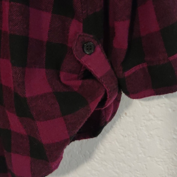 No Boundaries Ladie's Flannel Blouse - Picture 4 of 5